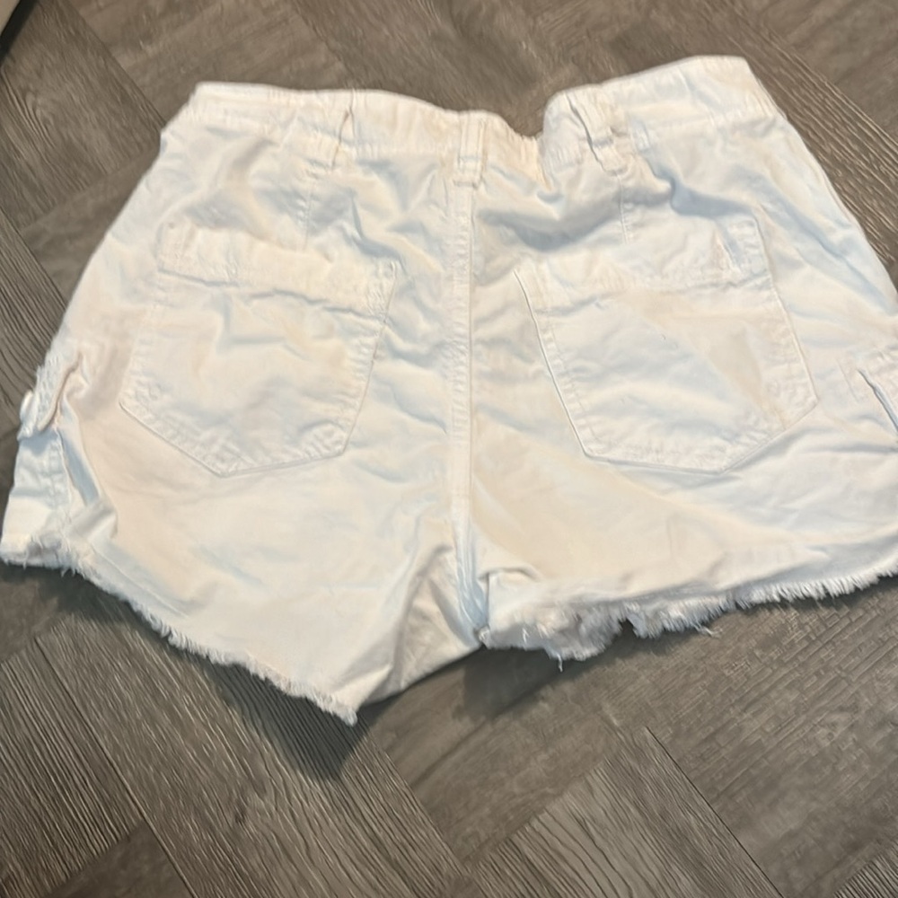 00 - Picture 2 of 2